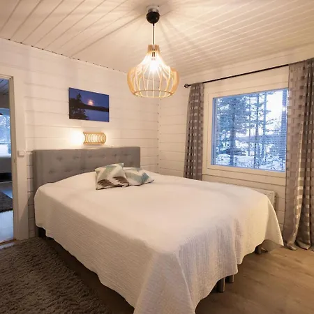 Sarala, Inari, Inarijaervi, Lapland 木屋 *